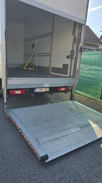 Transporteur Camion ford transit truck with tail lift dans Dilbeek Belgique